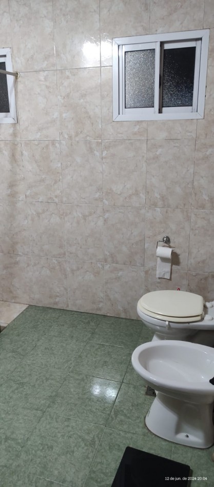 Excelente Oportunidad!!! Casa sobre boulevard con amplio lote.