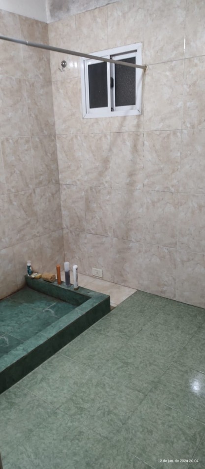 Excelente Oportunidad!!! Casa sobre boulevard con amplio lote.