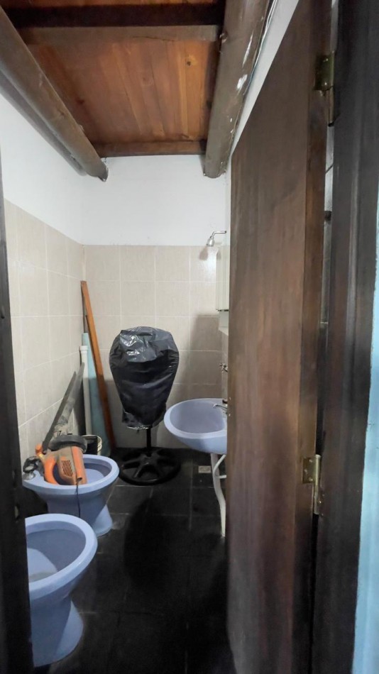 Excelente Oportunidad!!! Casa sobre boulevard con amplio lote.